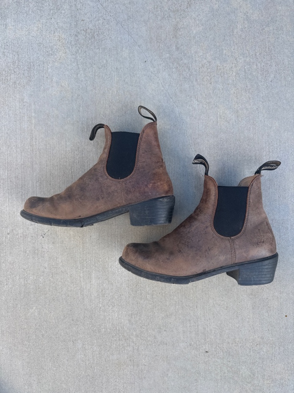 Blundstone Antique Brown Chelsea Heel Women’s Boots - Picture 2 of 7